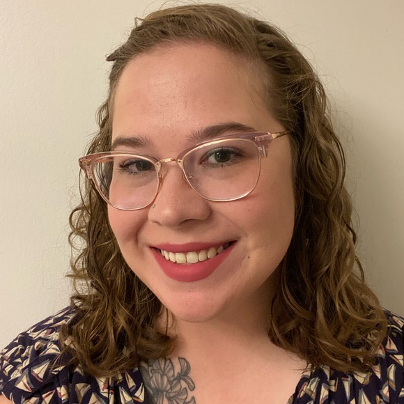 Meet your Posher, Nicole - Picture 1 of 1